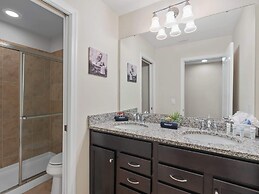 Family Fun Retreat Near Disney With Game Room & Themed Bedrooms