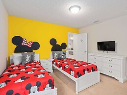 Family Fun Retreat Near Disney With Game Room & Themed Bedrooms