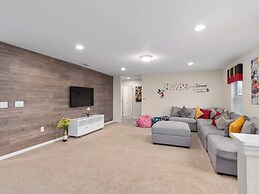 Family Fun Retreat Near Disney With Game Room & Themed Bedrooms