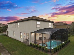 Family Fun Retreat Near Disney With Game Room & Themed Bedrooms