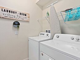 Family Fun Retreat Near Disney With Game Room & Themed Bedrooms