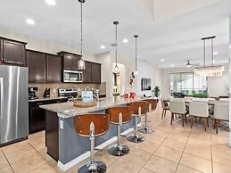 Family Fun Retreat Near Disney With Game Room & Themed Bedrooms