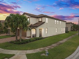 Family Fun Retreat Near Disney With Game Room & Themed Bedrooms