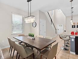 Family Fun Retreat Near Disney With Game Room & Themed Bedrooms