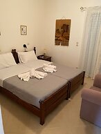 Jie s House in Countryside