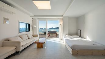 Yeosu Jangsuri Poolvilla&spa Pension
