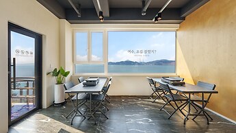 Yeosu Jangsuri Poolvilla&spa Pension