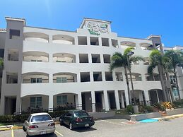 2 Bedroom Condo Pool and Beach Access