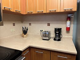 2 Bedroom Condo Pool and Beach Access