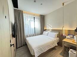 18HOW Qianmen Grape Courtyard Hotel