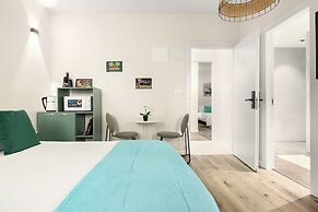 Netanya Beach Pool Studio by Sea N' Rent