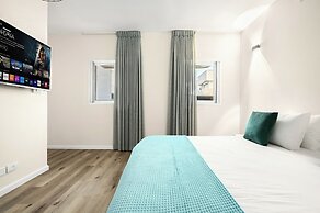 Netanya Beach Pool Studio by Sea N' Rent