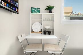 Netanya Beach Pool Studio by Sea N' Rent