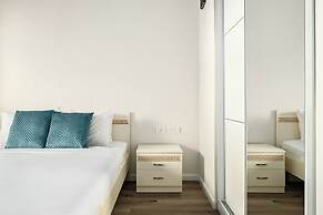 Netanya Beach Pool Studio by Sea N' Rent