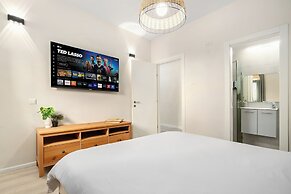 Netanya Beach Pool Studio by Sea N' Rent