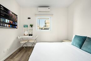 Netanya Beach Pool Studio by Sea N' Rent