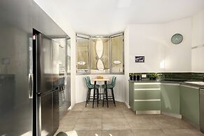 Netanya Beach Pool Studio by Sea N' Rent