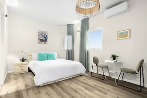 Netanya Beach Pool Studio by Sea N' Rent