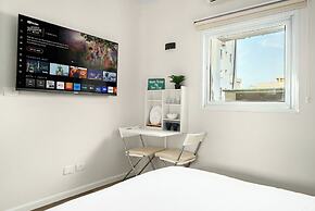 Netanya Beach Pool Studio by Sea N' Rent