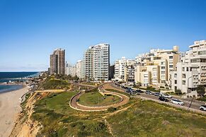 Netanya Beach Pool Studio by Sea N' Rent