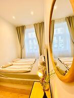 Comfy and Scenic 4BR Stay in Ottakring