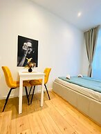 Comfy and Scenic 4BR Stay in Ottakring