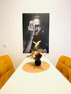 Comfy and Scenic 4BR Stay in Ottakring