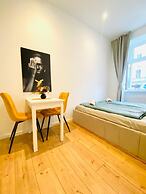 Comfy and Scenic 4BR Stay in Ottakring