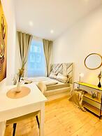 Comfy and Scenic 4BR Stay in Ottakring