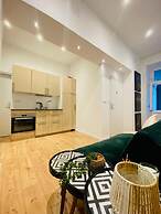 Comfy and Scenic 4BR Stay in Ottakring