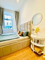 Comfy and Scenic 4BR Stay in Ottakring