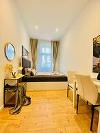 Comfy and Scenic 4BR Stay in Ottakring