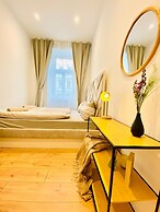 Comfy and Scenic 4BR Stay in Ottakring