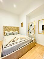 Comfy and Scenic 4BR Stay in Ottakring