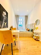Comfy and Scenic 4BR Stay in Ottakring