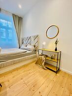Comfy and Scenic 4BR Stay in Ottakring