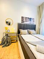 Comfy and Scenic 4BR Stay in Ottakring