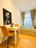Comfy and Scenic 4BR Stay in Ottakring