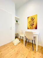 Comfy and Scenic 4BR Stay in Ottakring