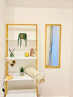 Comfy and Scenic 4BR Stay in Ottakring