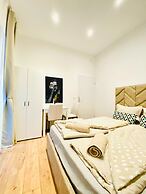 Comfy and Scenic 4BR Stay in Ottakring
