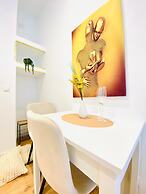 Comfy and Scenic 4BR Stay in Ottakring