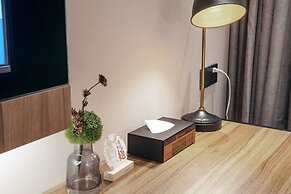 Home Selection Hangzhou Xihu Hubin Yintai i77 Store