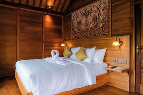 Devani Resort Sidemen