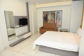 HOTEL PARQOTEL