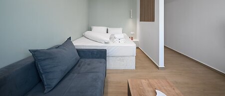 Venus, Nilie Hospitality MGMT