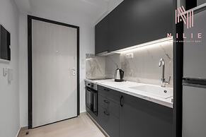 Venus, Nilie Hospitality MGMT