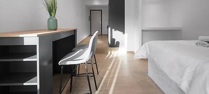 Venus, Nilie Hospitality MGMT