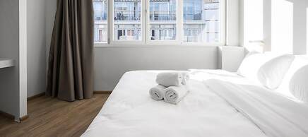 Venus, Nilie Hospitality MGMT