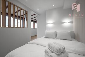 Venus, Nilie Hospitality MGMT